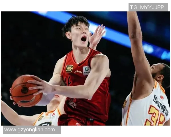 曾凡博的篮球之路:从青涩少年到职业球员的成长故事 曾凡博的篮球之路:从青涩少年到职业球员的成长故事