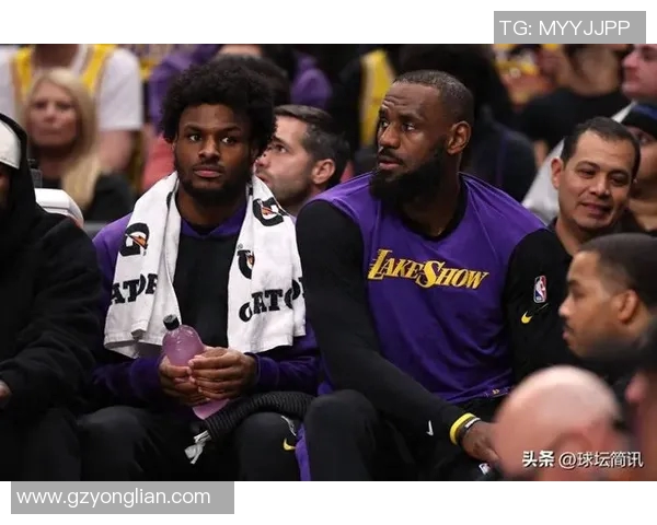 勒布朗-詹姆斯再次入选NBA全明星阵容,连续多年荣耀不断 勒布朗-詹姆斯再次入选NBA全明星阵容,连续多年荣耀不断