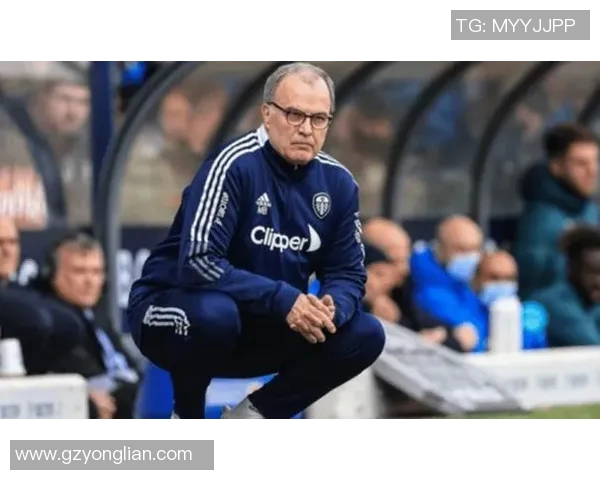 利兹联与博尔顿对决结果揭晓球迷热议比赛精彩瞬间