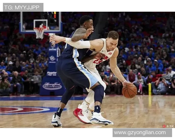 湖人队与活塞队全场激战回顾球员表现与战术分析一览